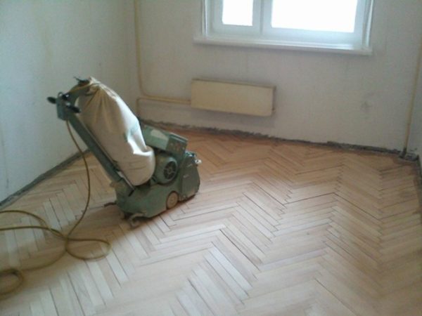 Шлифовка паркета плоско-шлифовальной машиной